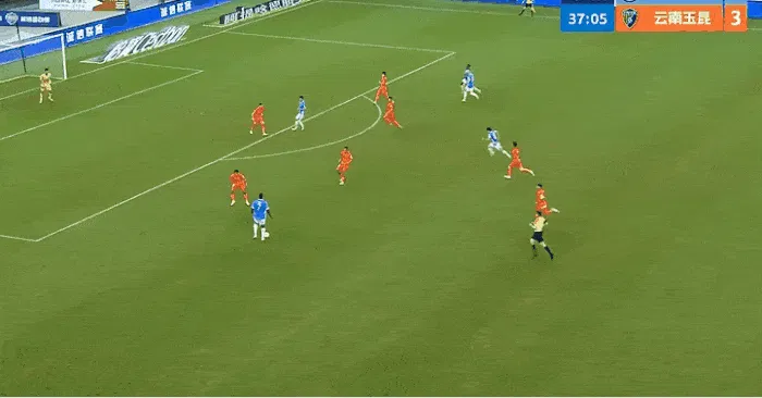 世界杯赛事动态-戴伟浚策动，韦斯利传球卡尔采夫劲射，新鹏城1-3玉昆